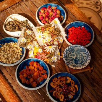 শুকনা মরিচ ও মশলা